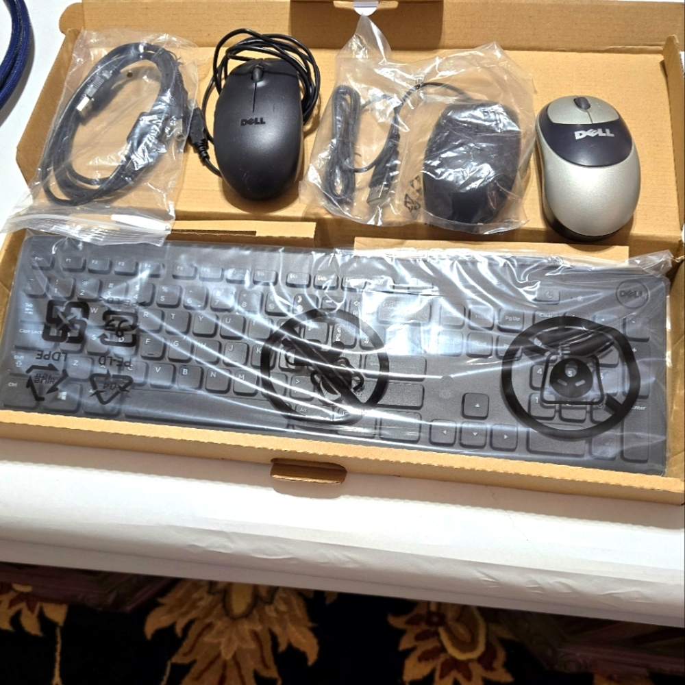Dell Wired Keyboard and Mouse Set - Black and Silver
